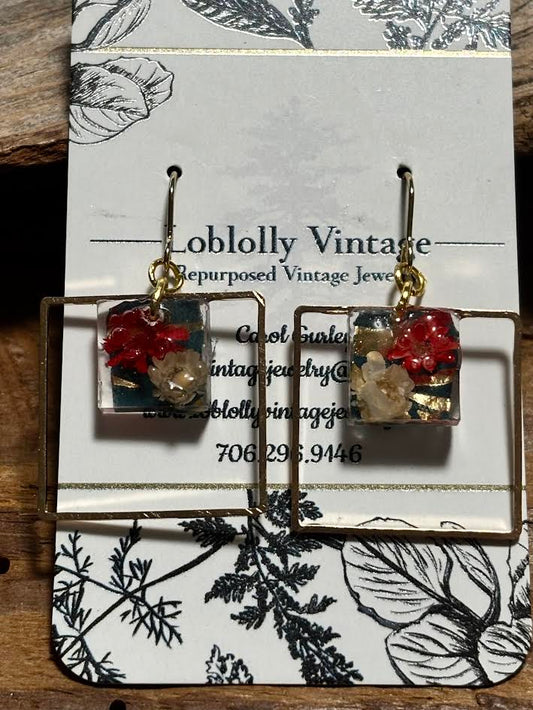 Gilded Daisy Square Earrings