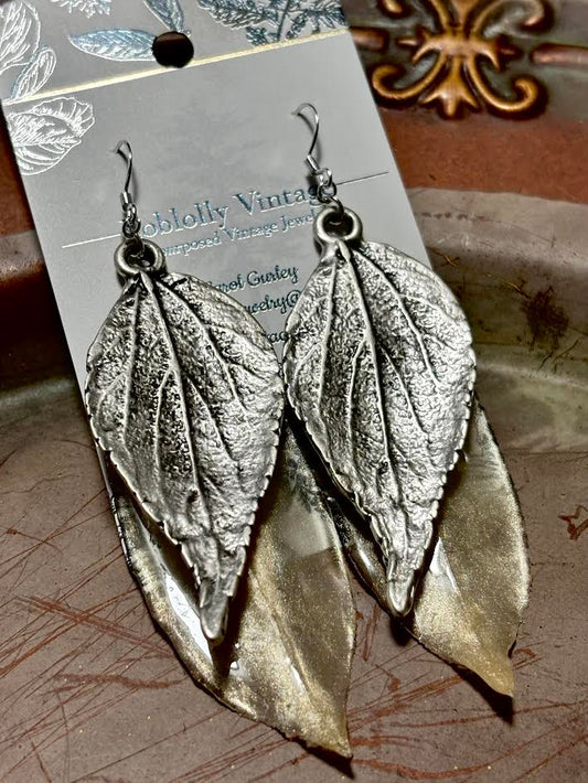 Everheld Veil Leaf Earrings