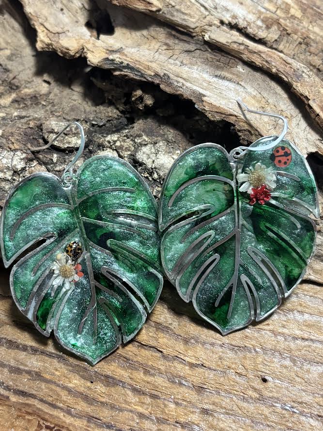 Gilded Monstera Garden Earrings
