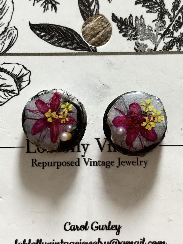 Pigment & Petal Stud Earrings