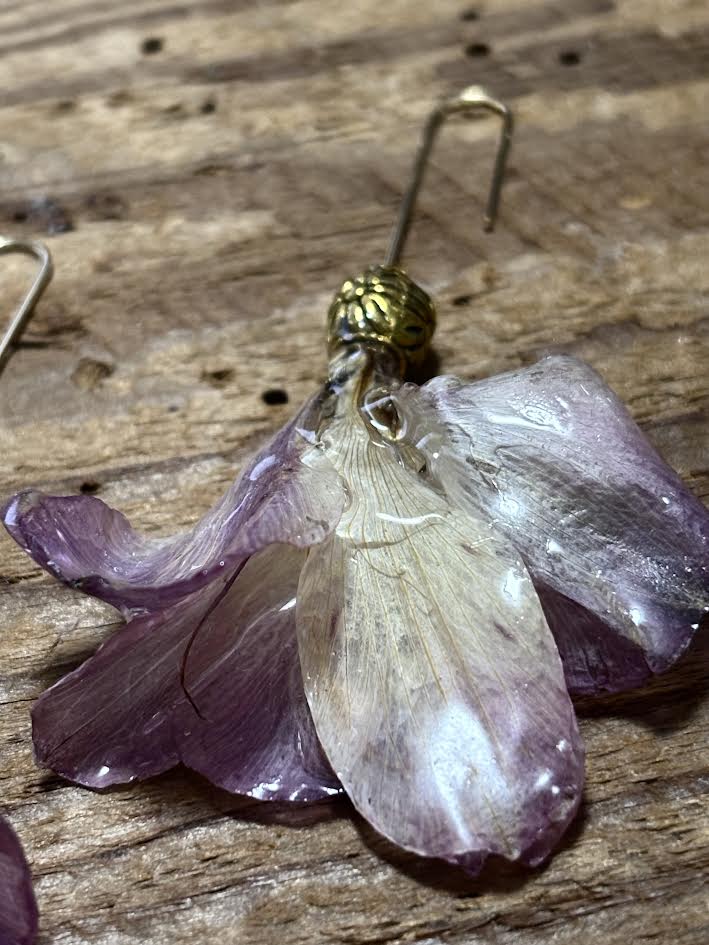 Lavender Alstroemeria Everheld Earrings