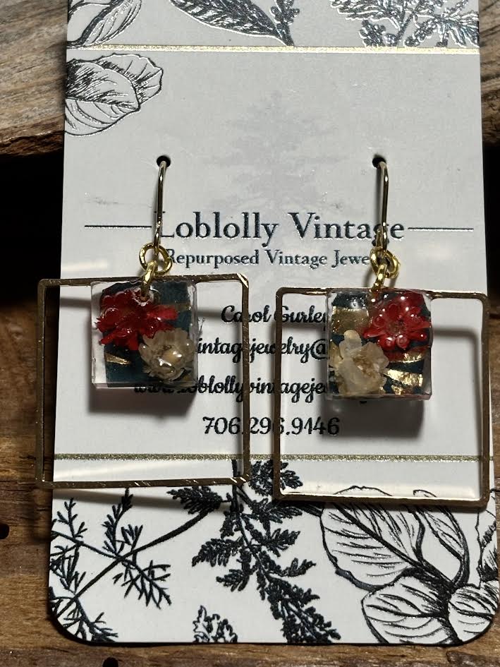 Gilded Daisy Square Earrings