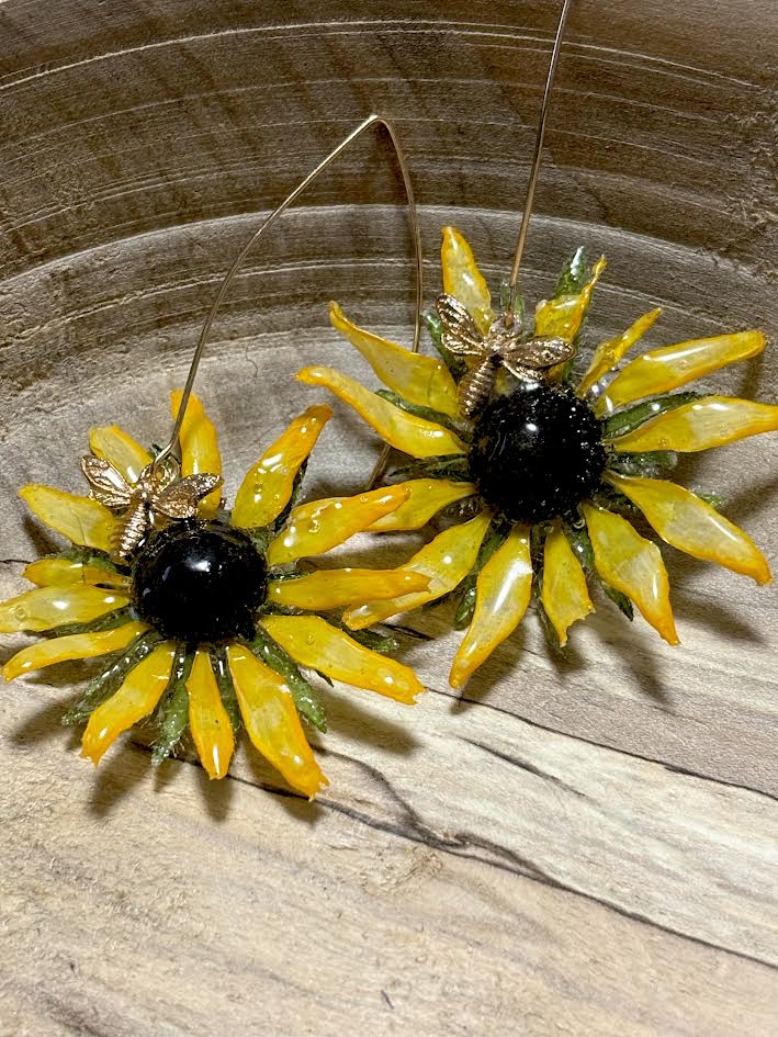 Golden Susan Everheld Earrings