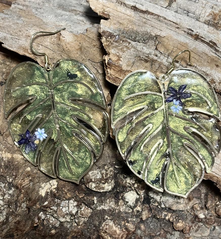 Gilded Monstera Garden Earrings