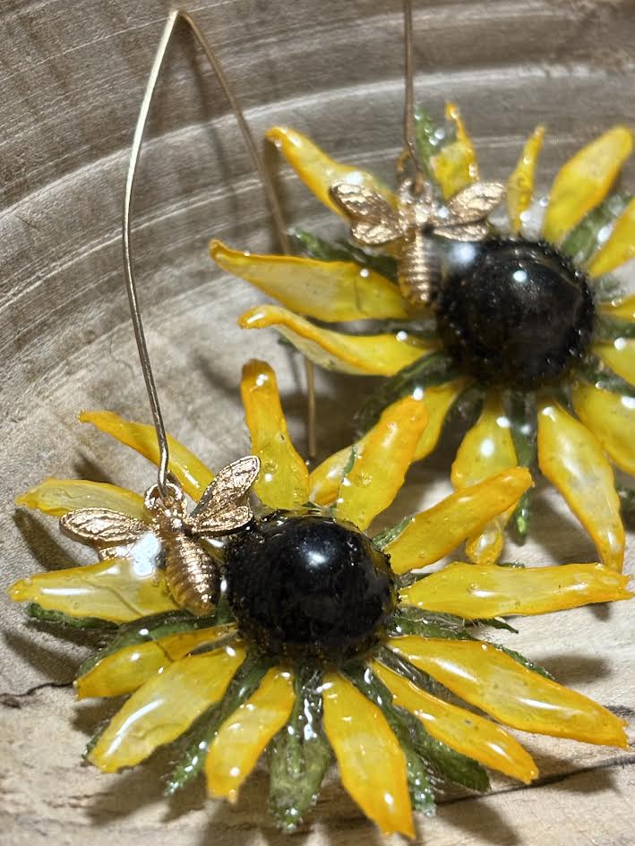 Golden Susan Everheld Earrings