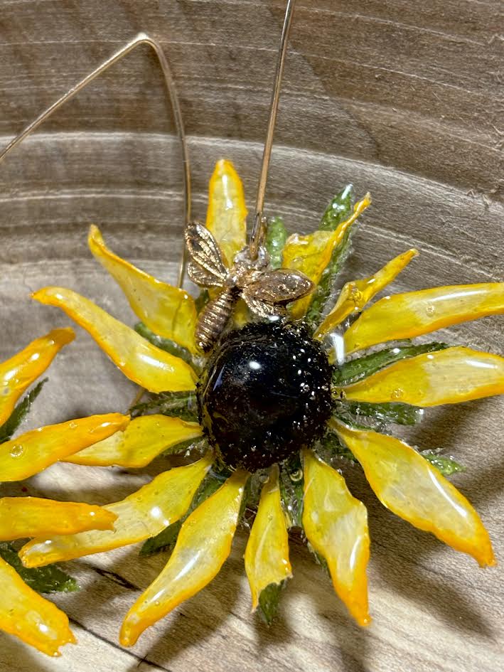 Golden Susan Everheld Earrings