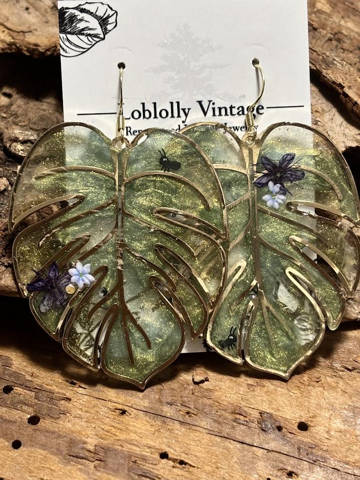 Gilded Monstera Garden Earrings