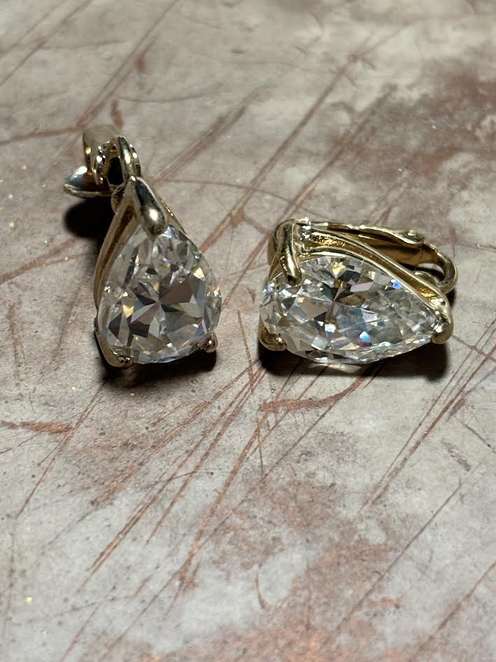 Golden Pearlight Clip-On Earrings