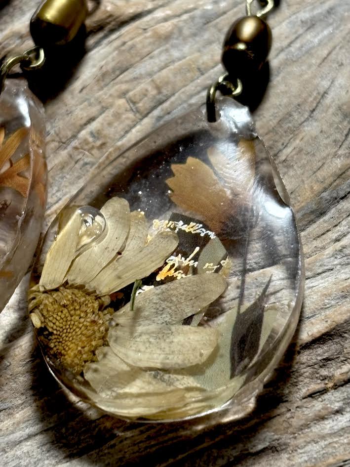 Golden Field Daisy & Pearl Drop Earrings