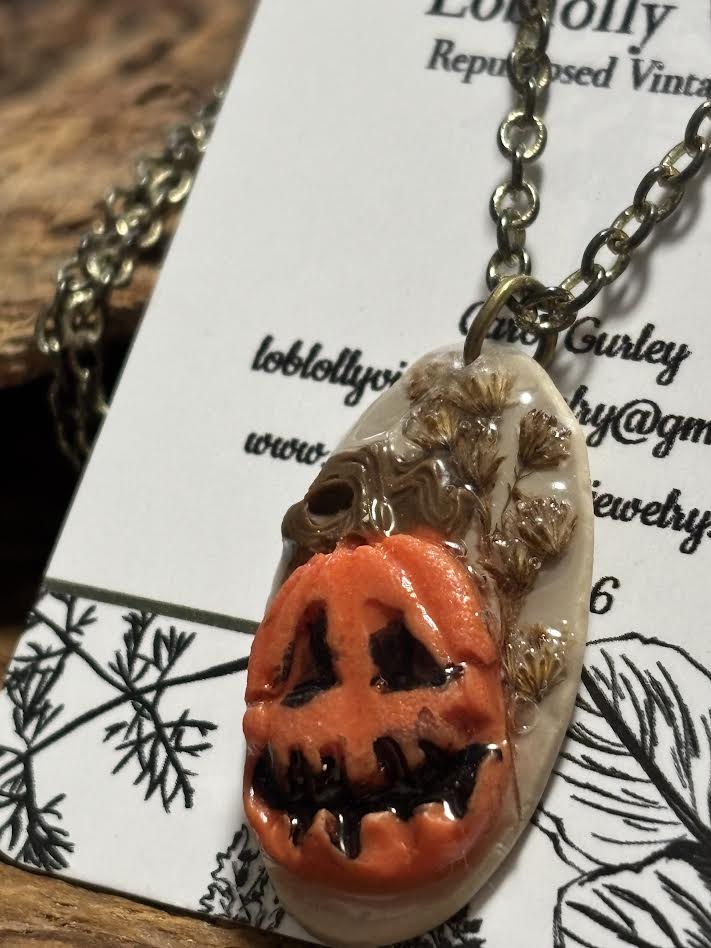 Ghost of the Garden Necklace