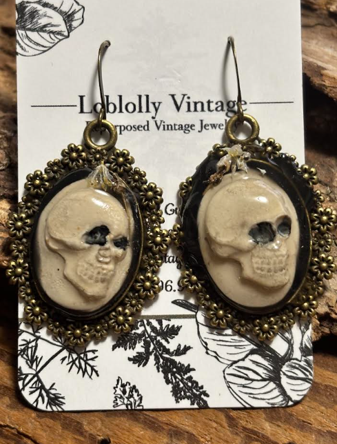 Midnight Skull Cameo Earrings – Gothic Floral Filigree